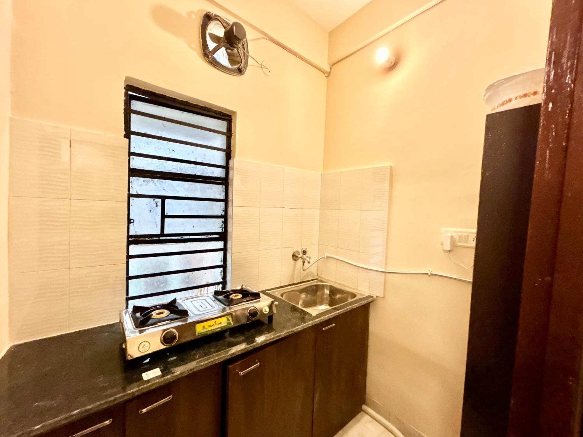 Cozy 2Bhk Apt Near Ruby Hospital & Em Bypass Calcutá Exterior foto